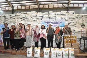 Sinergi Dandim Banyuwangi dan BULOG Wujudkan Bantuan Pangan Bermartabat dan Tepat Sasaran