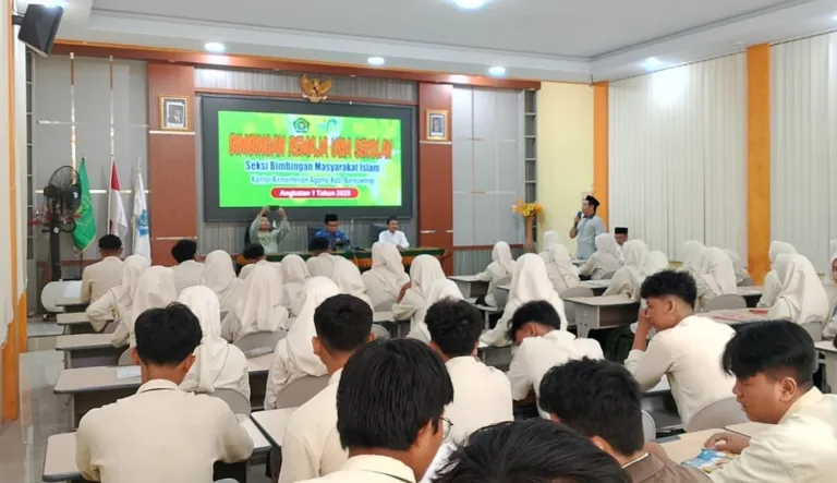 Ratusan Siswa MAN 1 Banyuwangi Dibekali Materi BRUS, Cegah Nikah Dini dan Pengaruh Negatif Remaja