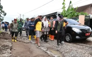 Banjir Rendam Muncar, Bupati Ipuk Turun Langsung dan Perintahkan Pembersihan Drainase Menyeluruh