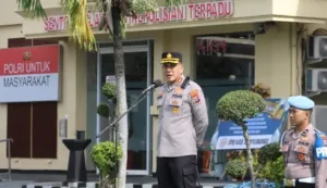 Jelang Operasi Lilin 2025, Kapolresta Banyuwangi Beri Arahan Tegas dalam Apel Jam Pimpinan