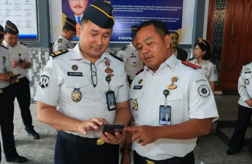 Sidak Rahasia di Lapas Banyuwangi, Ponsel Pegawai Disisir Total untuk Antisipasi Judi Online