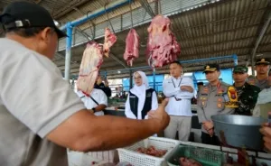 Harga Bahan Pokok Ramadan Naik? Bupati Ipuk Turun Langsung ke Pasar Blambangan Bersama Forkopimda