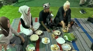Tradisi Lebaran Kopat Boyolangu Banyuwangi Hadir Setiap 7 Syawal dengan Makan Ketupat Massal, Seni Budaya, Dan Kebersamaan Warga