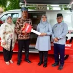 Bank Jatim Serahkan Mobil Layanan Adminduk dan Bedah Rumah, Pemkab Banyuwangi Perkuat Pelayanan Publik hingga Pelosok