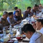 Meriahkan HUT ke-80 Bhayangkara, Polda Jatim Hadirkan Wayang Kulit Ki Bayu Aji di Taman Blambangan