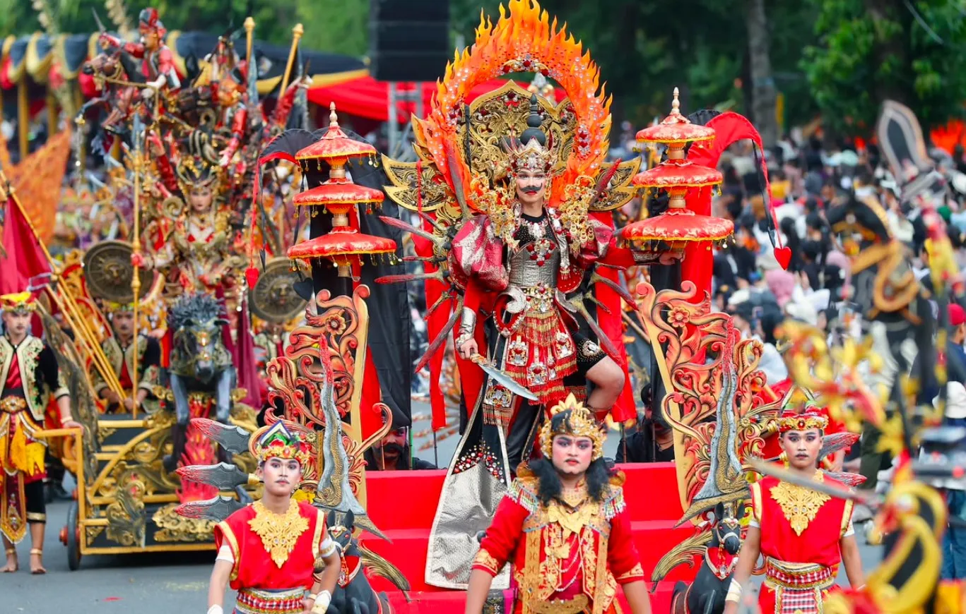 BEC 2026 Spektakuler, Perang Bayu Hidupkan Sejarah Blambangan dalam Balutan Fashion Carnival Dunia