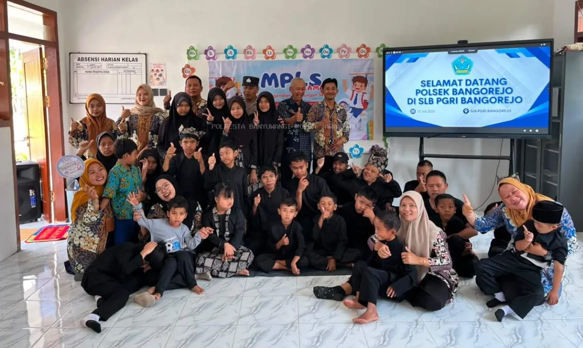 Sentuhan Humanis Polresta Banyuwangi Lewat Polisi Sahabat Anak, Puluhan Siswa SLB Bangorejo Sambut Penuh Keceriaan