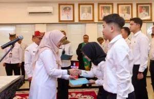 3 Dokter Spesialis dan 17 Nakes Banyuwangi Terima SK PNS