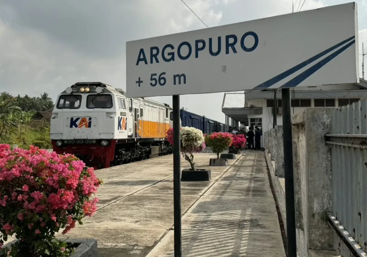 KAI Logistik Uji Coba Kereta Angkut Hasil Pertanian Banyuwangi-Jakarta, Buah Naga Jadi Muatan Perdana