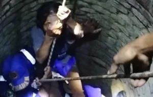 Tim SAR Gabungan Mengevakuasi Lansia Tercebur Sumur di Tegaldlimo Banyuwangi dengan Dramatis